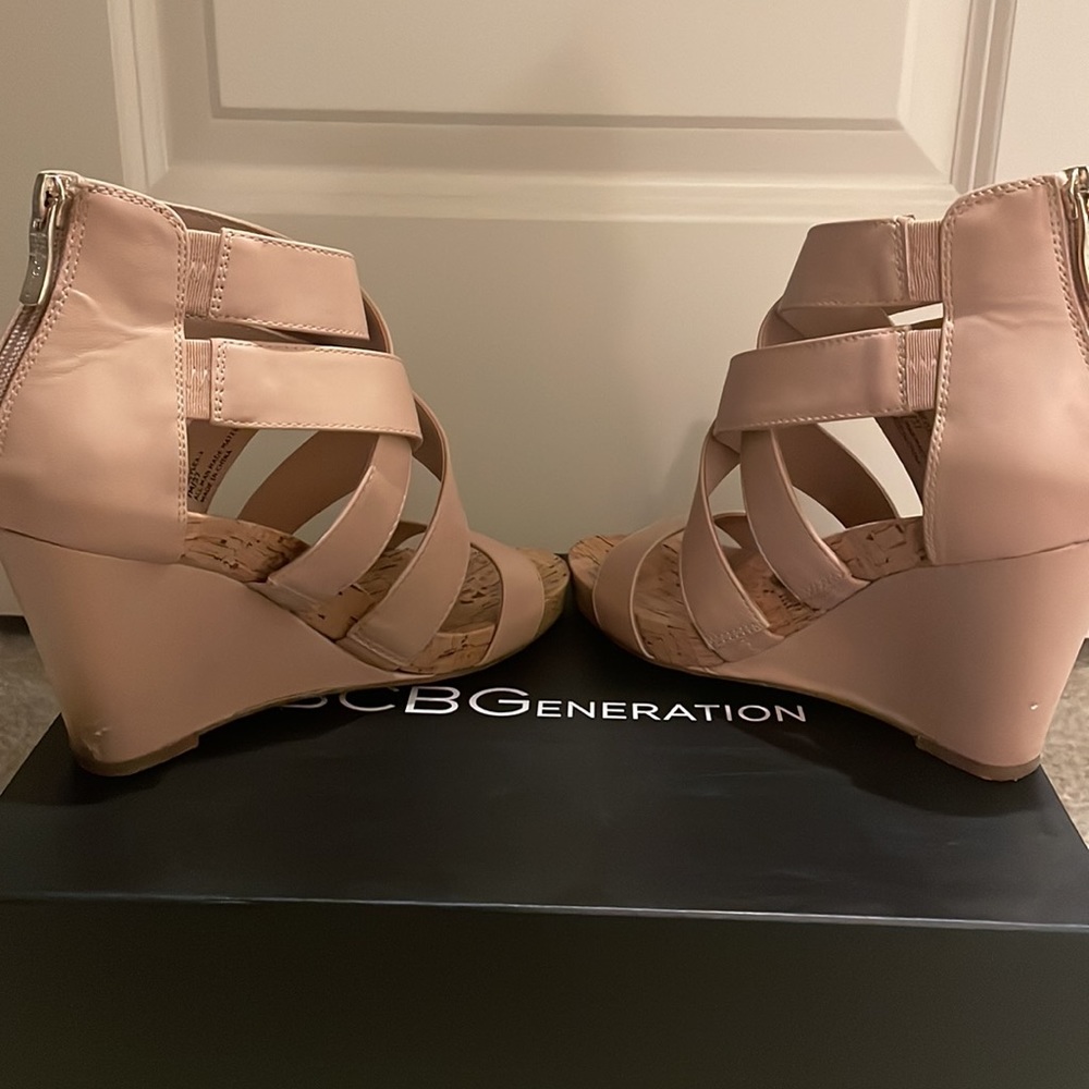 BCBG: wedge - Picture 5 of 7